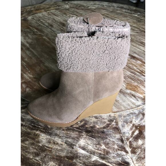 Lauren Ralph Lauren Steph Bootie Sherpa Trim Tan NEW 9 US - Picture 5 of 9